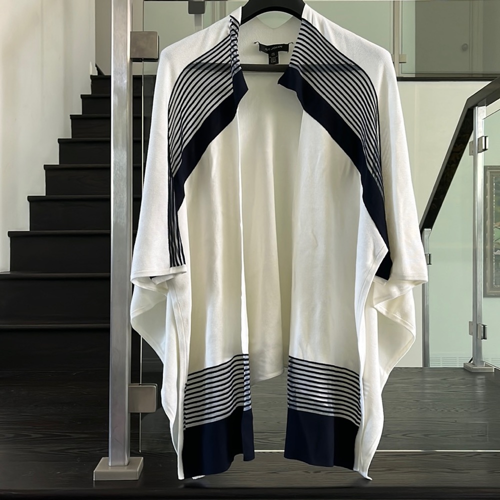St John Sweater Cape/Poncho One Size NWOT